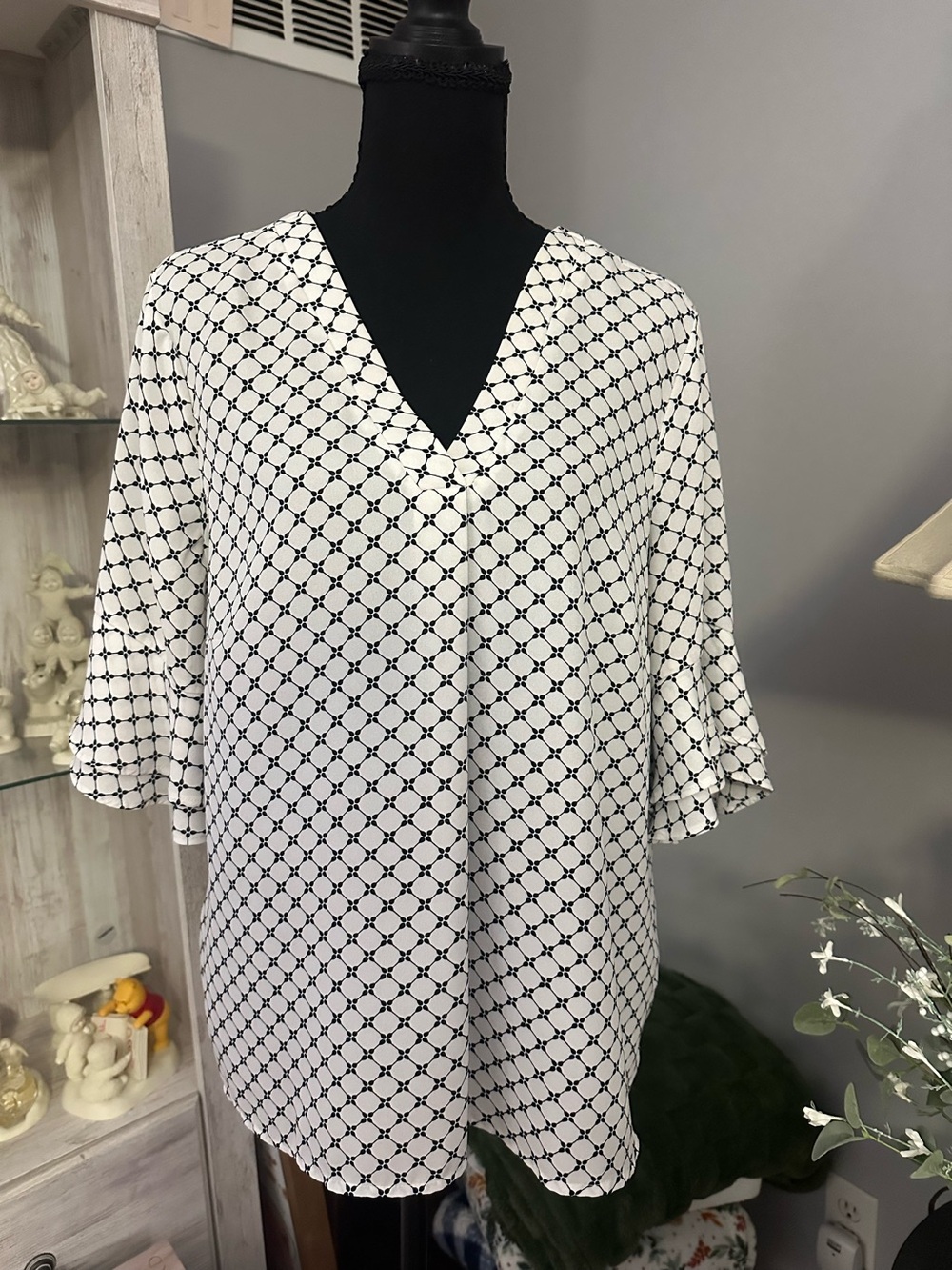 Adrianna Papell White Black Geometric V-Neck Tunic